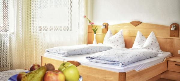 Double room with balcony (extra bed)